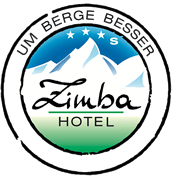 Logo für das Zimba Hotel mit stilisierten Bergen und einem Himmel mit Farbverlauf. Der Text lautet „Um Berge Besser“ und enthält vier Sterne und den Buchstaben „S“.
